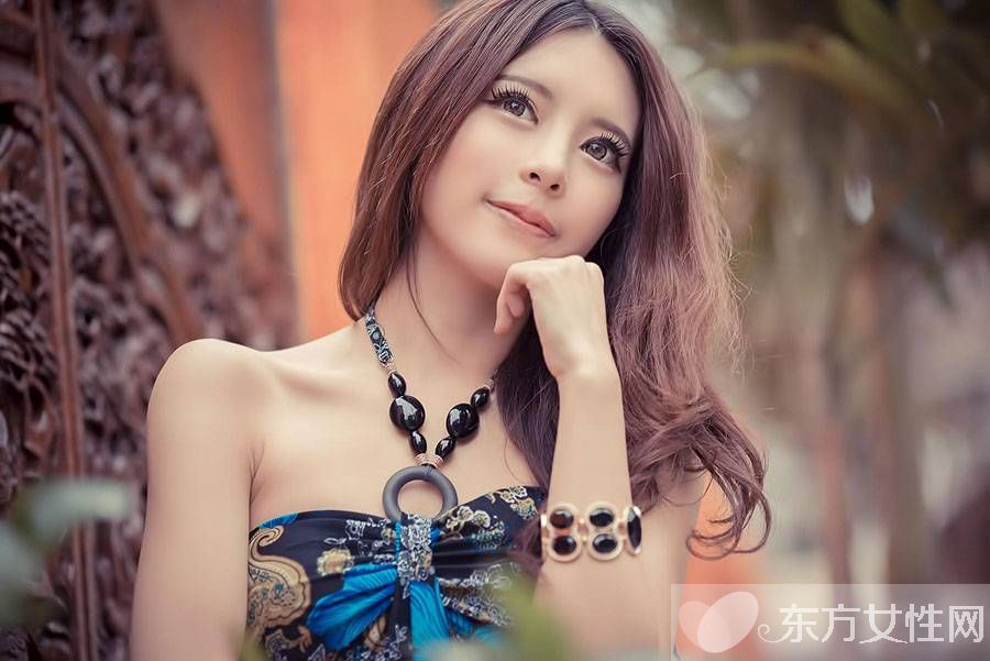 让头发柔顺的方法 拥有乌黑盈亮的秀发就这么简单