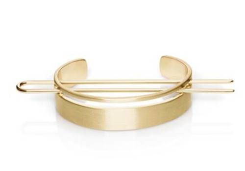 快用别致的发饰给你的丸子头变变样