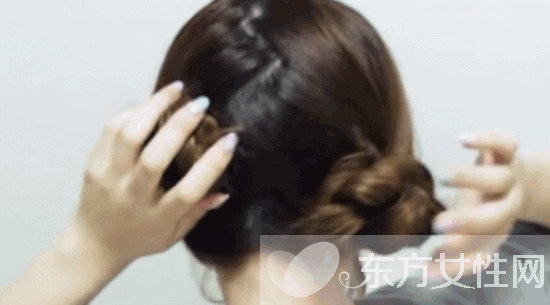 可爱女生羊角盘发教程 卖萌扮嫩的不二之选哦