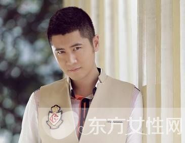 男生潮流短发发型 展现十足的迷人气质