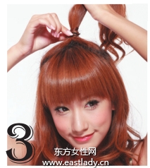 简单高发辫给人随意的少女气息