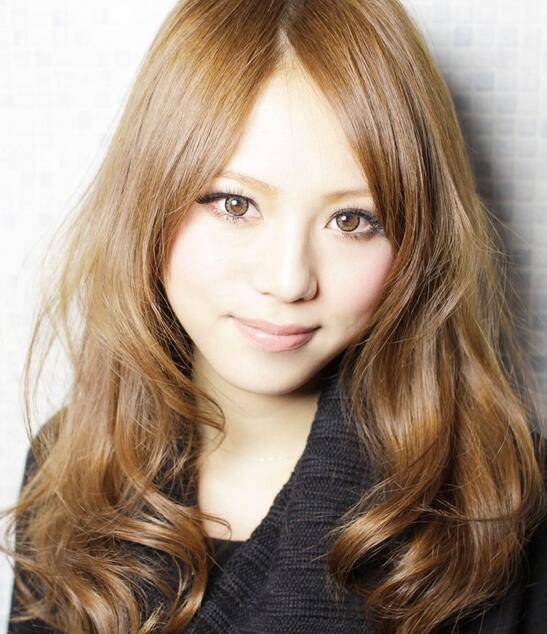 卷发如何打理更卷更好看 简单8个步骤