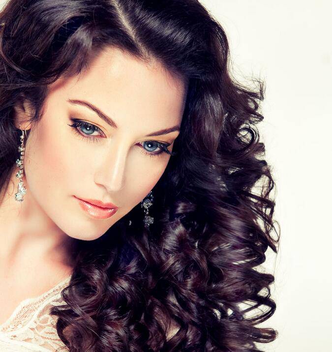 卷发如何打理更卷更好看 简单8个步骤