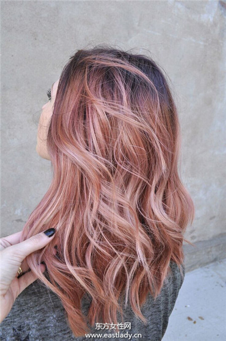 尖叫吧～连发色都开始流行玫瑰金