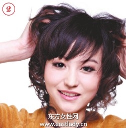 卷发器搭配发蜡打造清新甜美短发发型