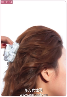 蝴蝶结搭配韩式刘海波浪卷展现优雅气质