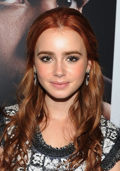 长、短、直、卷全都Hold得住 莉莉柯林斯发型全纪录