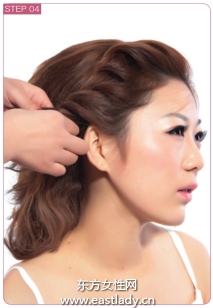 韩式盘发搭配蝴蝶结做性感美少妇