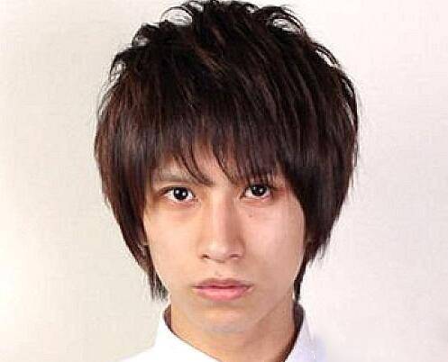 男生蓬松定位烫发型 春夏美发排行