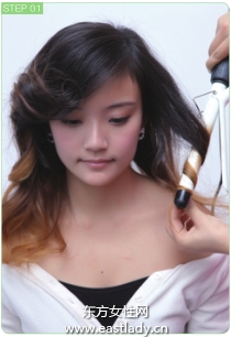 日系卷发发型搭配蝴蝶结居家好女人