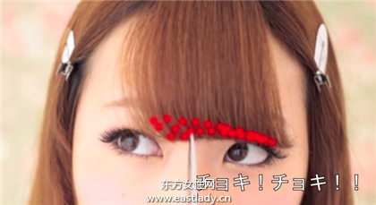 注意小细节剪出齐(斜)刘海发型