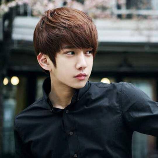 男生蓬松定位烫发型 春夏美发排行