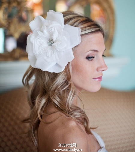 春暖花开 春季花朵新娘发型