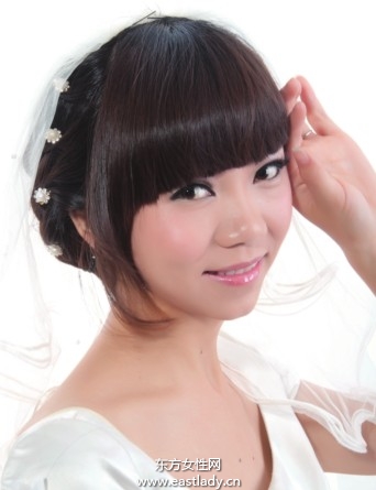 珍珠发夹点缀短发发型可爱极了