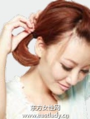 侧团子发辫显示女性干练爽朗性格