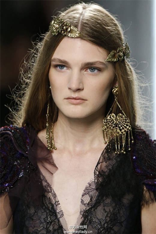 6种方式教你用发夹打造最潮流发型