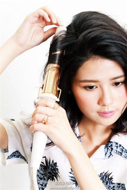 乱乱的才时尚 今年秋冬最Hot的慵懒发型