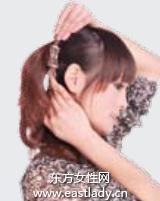 马尾搭配树形夹提升优雅气质