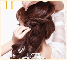 完美弧度花苞团子发简约而又不失造型感