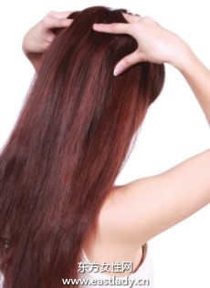 每天5分钟头部按摩让秀发健康有弹性