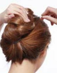 时尚女士假发打造蓬松造型