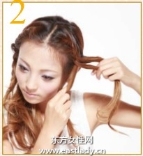 编发手法搭配微卷发尾打造清新感发型