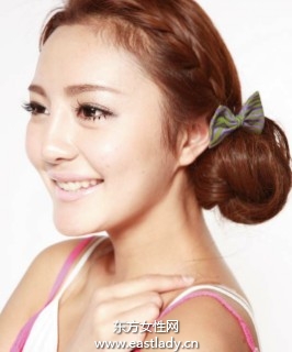 可爱不失端庄侧编发盘发发型