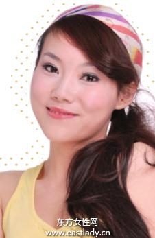 厚重卷发发型不断提高女人性感指数