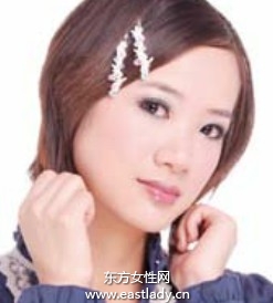 沉闷小短发变身柔顺直发增添时尚气息