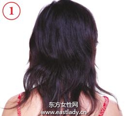 粉色花发夹打造迷人盘发发型