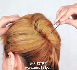 时尚中性盘发发型游走在性感与帅气边缘