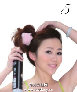 丝巾搭配隐形发卡可爱感十足