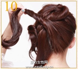 完美弧度花苞团子发简约而又不失造型感