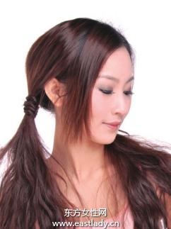 时尚马尾辫的扎法像公主般可爱