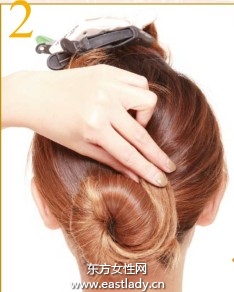 饱满盘发展现女性成熟魅力