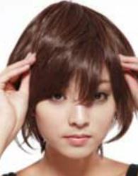 时尚女士假发打造蓬松造型