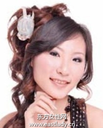 浅短束发变超酷朋克风长发发型设计