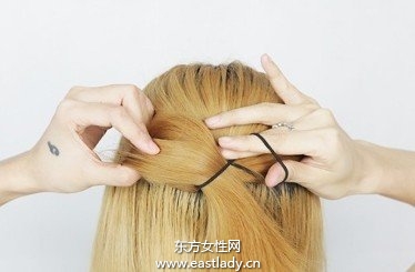 蝴蝶结的系法图解打造气质名媛发型