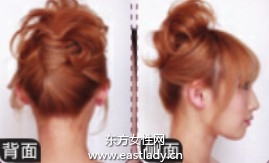 倒梳手法打造蓬松感盘发发型