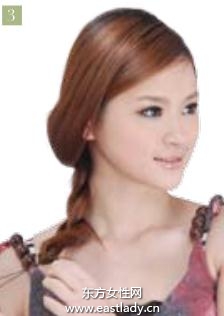 甜心小卷发让脸庞更具线条感和亲切感