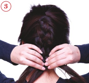 2012最新发型鱼骨辫 时尚得体