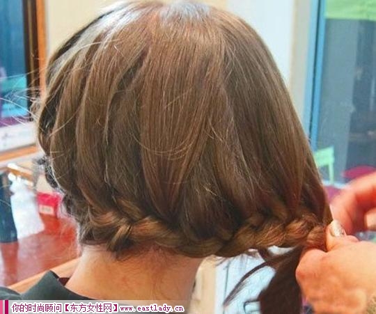 简单易学法式盘发发型图解 跟上时尚潮流脚步