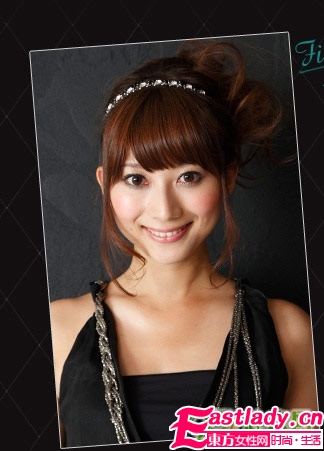 强荐 节日款靓丽发型DIY步骤图解