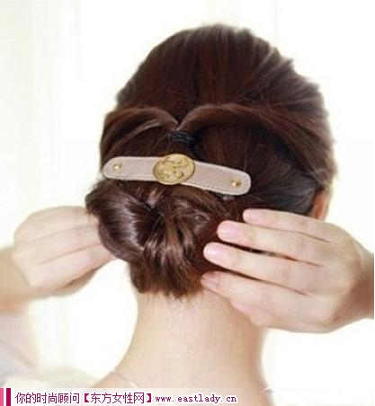 DIY韩式盘发让MM们立马拥有淑女气质