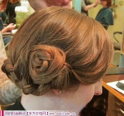 简单易学法式盘发发型图解 跟上时尚潮流脚步