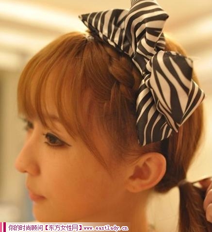 DIY韩式发箍编发 让你散发独特甜美魅力