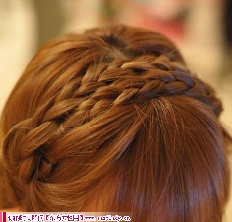 DIY韩式发箍编发 让你散发独特甜美魅力