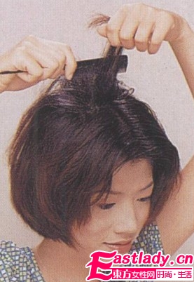 蓬松复古式短发发型彰显野性美