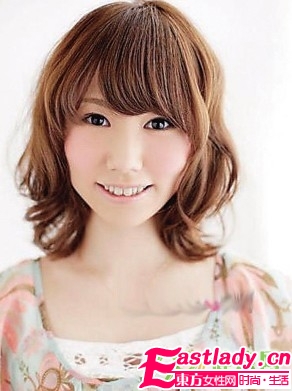 盛夏两款清新气质中长发型