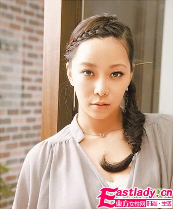 前额辫+侧鱼骨辫的发型编法图解